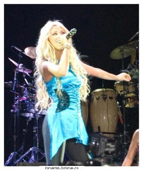 Poze - en un concierto - Anahi