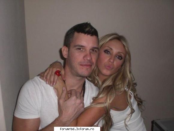 Poze - con un muy bueno amigo - Anahi