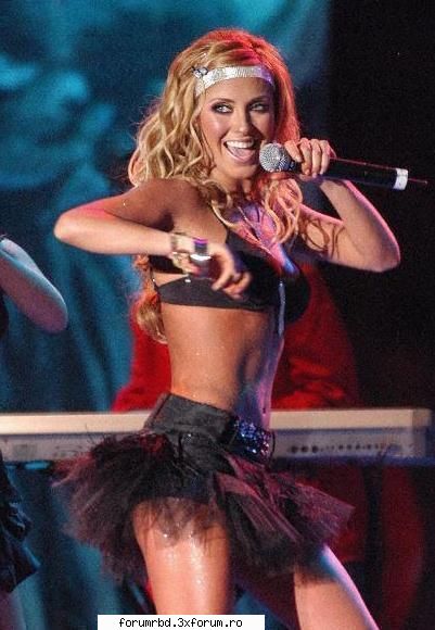 Poze cu Any in sutien - Any - Anahi